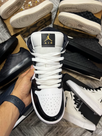 TENIS JORDAN 1 PATENT GOLD