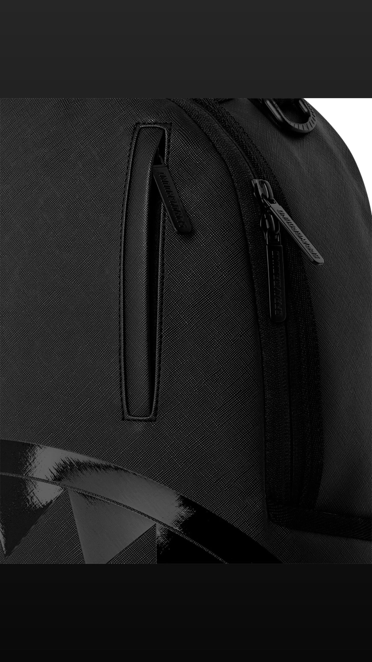 MOCHILA SPRAYGROUND SHADOW SHARKS